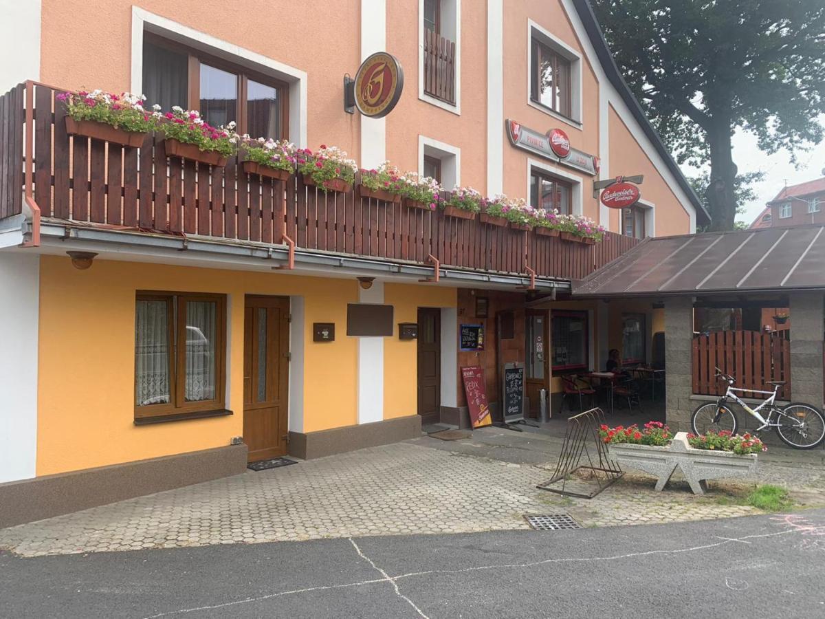 Maly Byt 1+1 Karlsbad Buitenkant foto