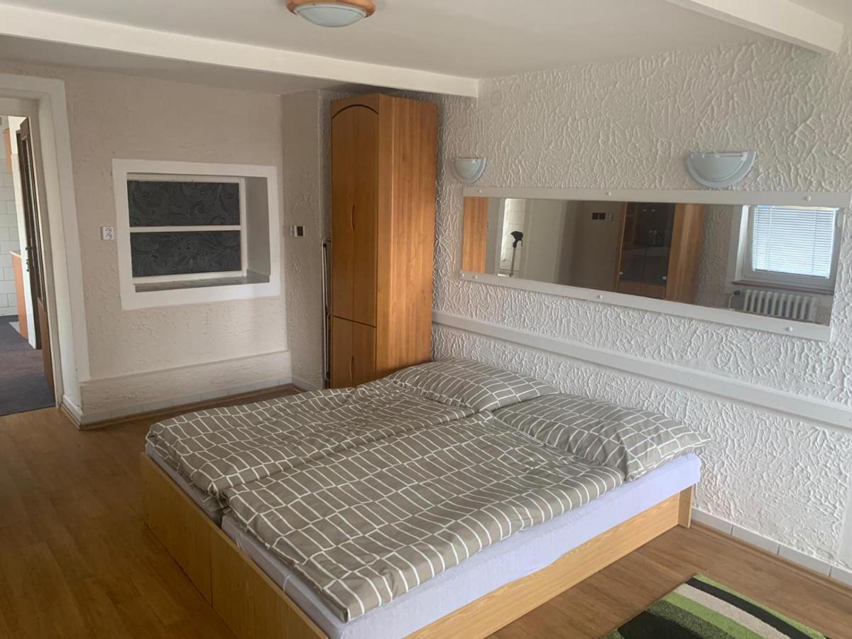 Maly Byt 1+1 Karlsbad Buitenkant foto